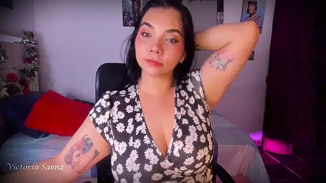 victoriaasaenz  online show from 07-09-26, 12:48