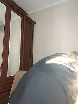 KrissSexi online show from 10-17-25, 07:16