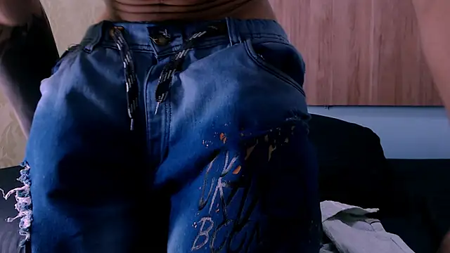 AlbertBernal69 online show from 02-03-25, 06:34