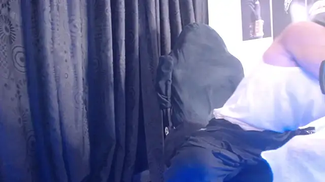 AlbertBernal69 online show from 10-19-25, 03:40