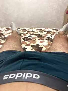 Snapshot of mihaixxx1 chatting on 11-19-25, 05:13 mihaixxx1 online show from 11-19-25, 05:13