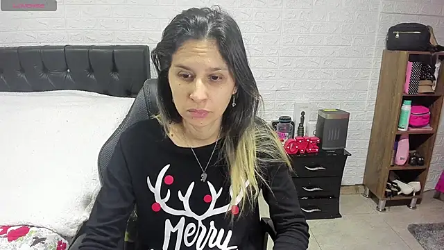 lauren ashlee online show from 12-31-24, 01:19