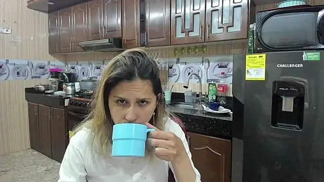 Snapshot of lauren_ashlee chatting on 08-03-26, 02:54 lauren ashlee online show from 08-03-26, 02:54