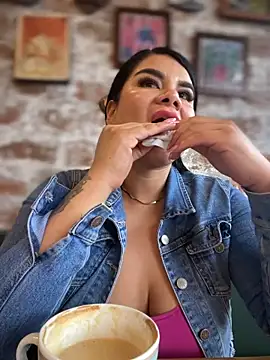 Insane Issa online show from 03-14-25, 10:38