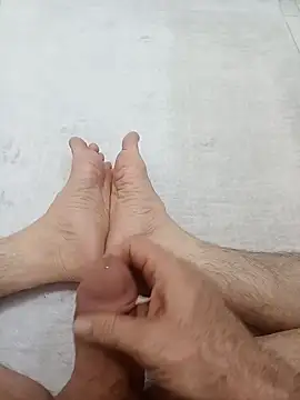 Snapshot of Hardapple01 chatting on 12-10-24, 06:17 Hardapple01 online show from 12-10-24, 06:17