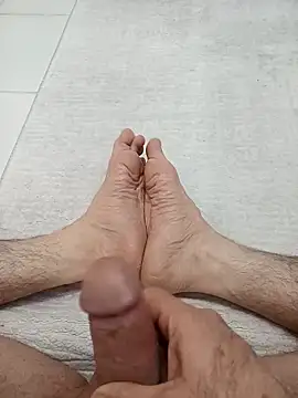 Snapshot of Hardapple01 chatting on 03-05-25, 12:49 Hardapple01 online show from 03-05-25, 12:49