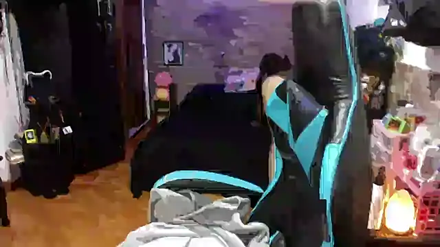 AngelaQueen  online show from 04-05-26, 04:37