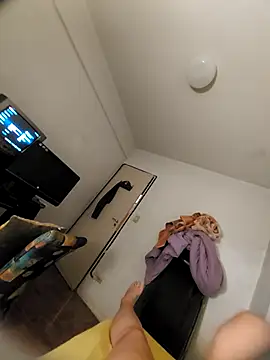 Snapshot of hotbiabrazil chatting on 12-15-25, 03:11 hotbiabrazil online show from 12-15-25, 03:11