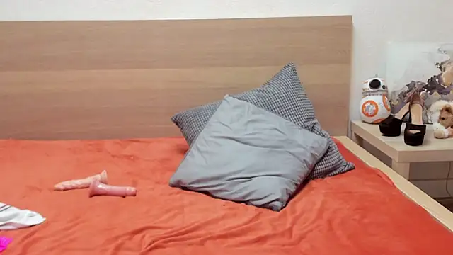 ZoeKhalifa online show from 12-29-24, 04:38