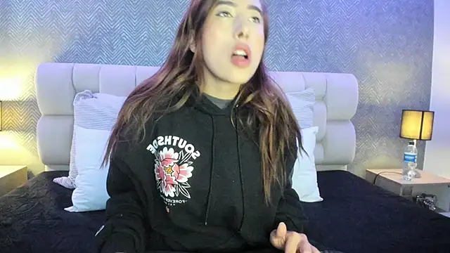 Snapshot of lena_banks chatting on 02-17-25, 08:58 lena banks online show from 02-17-25, 08:58