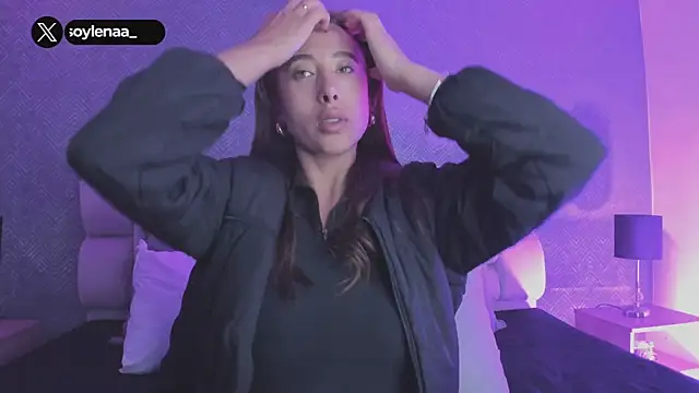 Snapshot of lena_banks chatting on 10-10-25, 10:42 lena banks online show from 10-10-25, 10:42