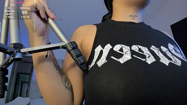 LunaBaker-1 online show from 02-11-25, 09:03