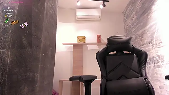 LunaBaker-1 online show from 10-10-25, 09:14