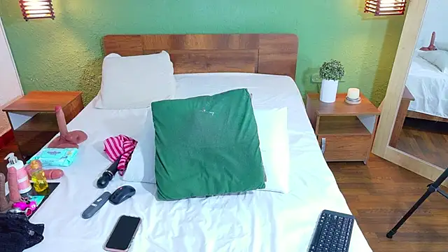 dannaahbrown online show from 10-27-25, 06:34