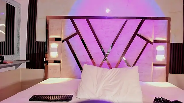 Athenea Mills online show from 03-03-26, 06:47