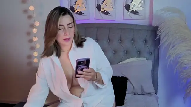 Snapshot of Isabella_lt chatting on 09-25-25, 11:25 Isabella lt online show from 09-25-25, 11:25