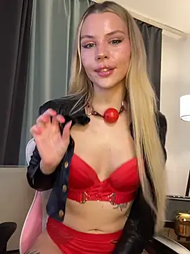 Snapshot of KittyKatyDream chatting on 05-08-26, 02:11 KittyKatyDream online show from 05-08-26, 02:11