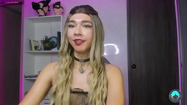 sofi elfqueen online show from 02-14-25, 02:50