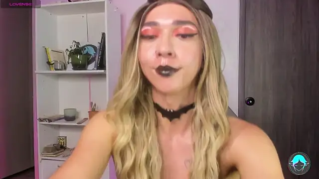 sofi elfqueen online show from 02-19-25, 02:55