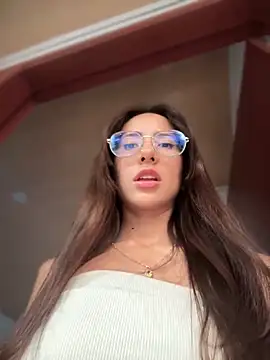 lauravasquez online show from 03-09-25, 06:00