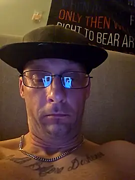 Snapshot of SirGhost19 chatting on 02-04-26, 09:04 SirGhost19 online show from 02-04-26, 09:04