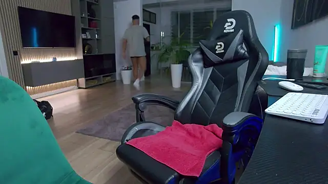 UbbeViking online show from 11-13-25, 05:34