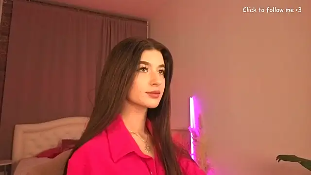 Snapshot of LauraCoy chatting on 11-12-25, 08:08 LauraCoy online show from 11-12-25, 08:08