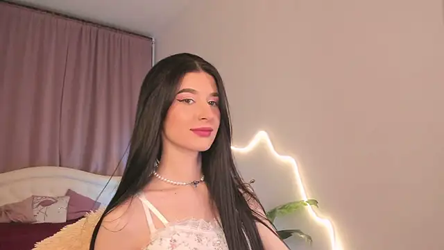 Snapshot of LauraCoy chatting on 02-09-26, 12:58 LauraCoy online show from 02-09-26, 12:58