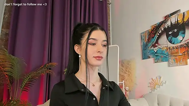 Snapshot of LauraCoy chatting on 05-11-26, 09:45 LauraCoy online show from 05-11-26, 09:45