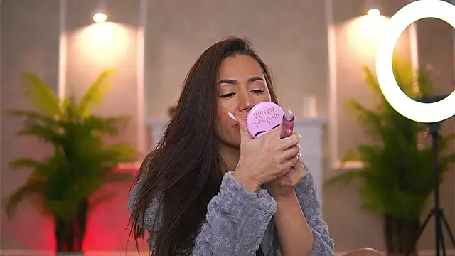 Abbela White online show from 02-02-26, 07:18