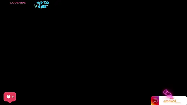 Snapshot of Ammelie chatting on 10-17-25, 02:08 Ammelie online show from 10-17-25, 02:08