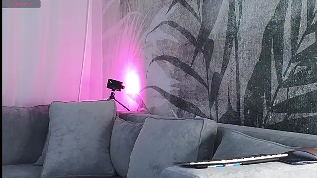 lily  foster online show from 12-02-24, 06:41