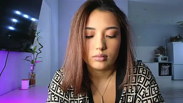 lily  foster online show from 03-23-25, 05:32