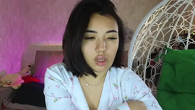 lily  foster online show from 10-24-25, 04:53