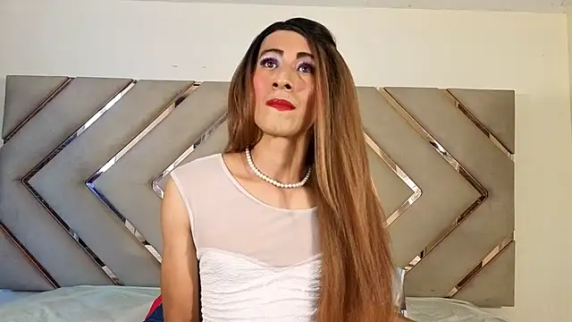 Snapshot of Raven_foxter1 chatting on 09-14-25, 05:45 Raven foxter1 online show from 09-14-25, 05:45