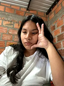 moncerrat luna online show from 11-16-25, 08:14