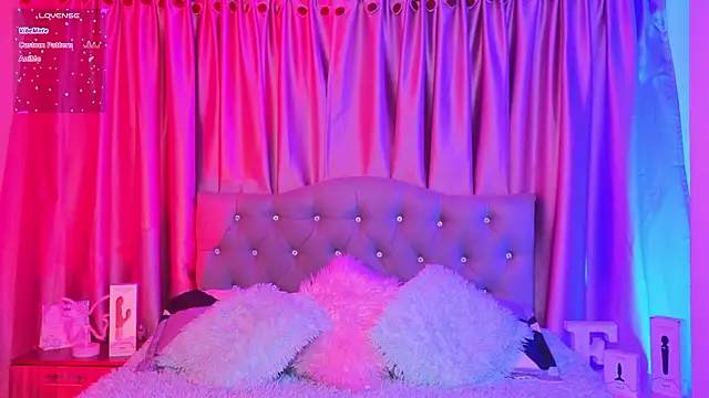 Snapshot of Emiily_Scott1 chatting on 03-06-26, 12:07 Emiily Scott1 online show from 03-06-26, 12:07