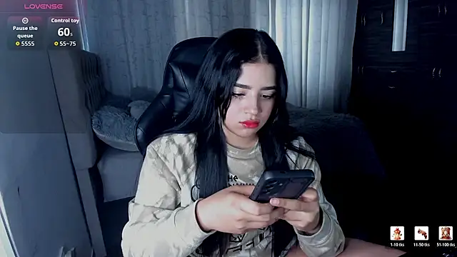 Snapshot of aliice_walker_ chatting on 06-13-26, 09:57 aliice walker online show from 06-13-26, 09:57