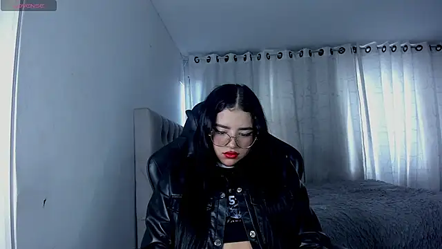 Snapshot of aliice_walker_ chatting on 06-18-26, 09:41 aliice walker online show from 06-18-26, 09:41