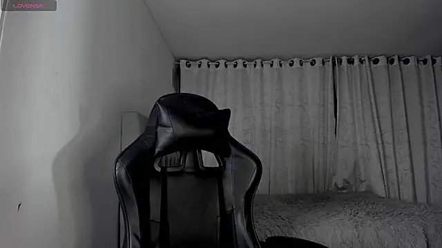 Snapshot of aliice_walker_ chatting on 08-04-26, 03:32 aliice walker online show from 08-04-26, 03:32
