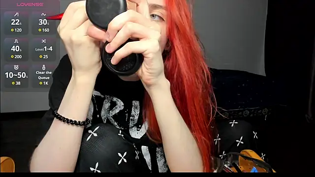 Snapshot of KitsuneRem chatting on 01-11-25, 08:10 KitsuneRem online show from 01-11-25, 08:10