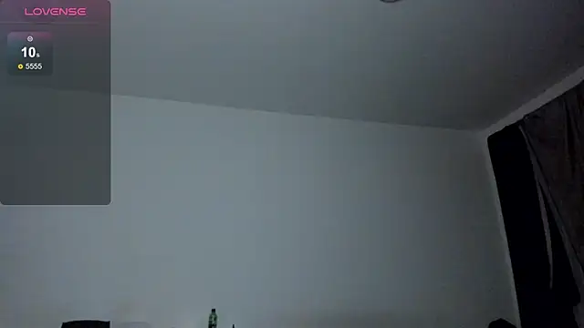 Snapshot of KitsuneRem chatting on 10-01-25, 07:42 KitsuneRem online show from 10-01-25, 07:42