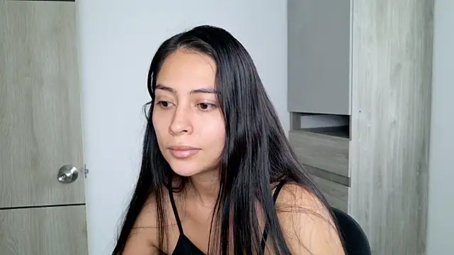 Snapshot of Sophie__Foxxx chatting on 02-19-25, 12:00 Sophie Foxxx online show from 02-19-25, 12:00