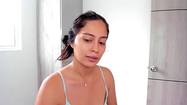 Snapshot of Sophie__Foxxx chatting on 02-21-25, 05:31 Sophie Foxxx online show from 02-21-25, 05:31