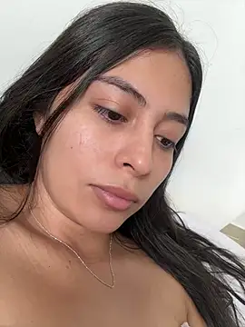 Snapshot of Sophie__Foxxx chatting on 03-07-25, 01:29 Sophie Foxxx online show from 03-07-25, 01:29