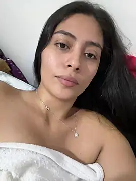 Snapshot of Sophie__Foxxx chatting on 03-16-25, 06:01 Sophie Foxxx online show from 03-16-25, 06:01