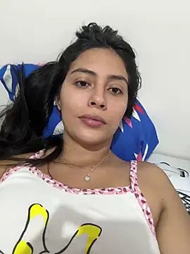 Snapshot of Sophie__Foxxx chatting on 03-17-25, 10:17 Sophie Foxxx online show from 03-17-25, 10:17