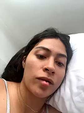 Snapshot of Sophie__Foxxx chatting on 09-18-25, 04:42 Sophie Foxxx online show from 09-18-25, 04:42