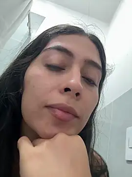 Snapshot of Sophie__Foxxx chatting on 09-21-25, 08:10 Sophie Foxxx online show from 09-21-25, 08:10