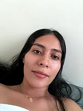 Snapshot of Sophie__Foxxx chatting on 09-23-25, 10:35 Sophie Foxxx online show from 09-23-25, 10:35